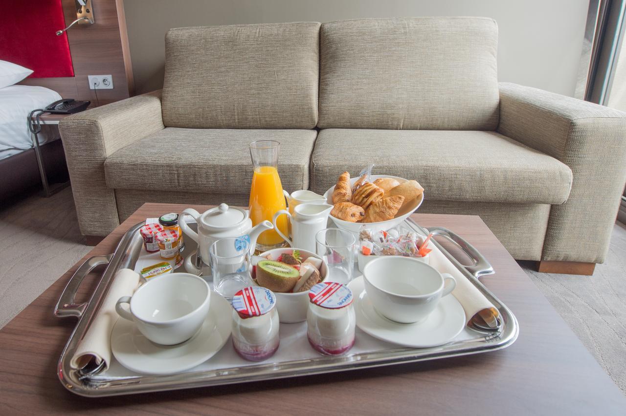 Hotel Lou Castelet Carros Dış mekan fotoğraf