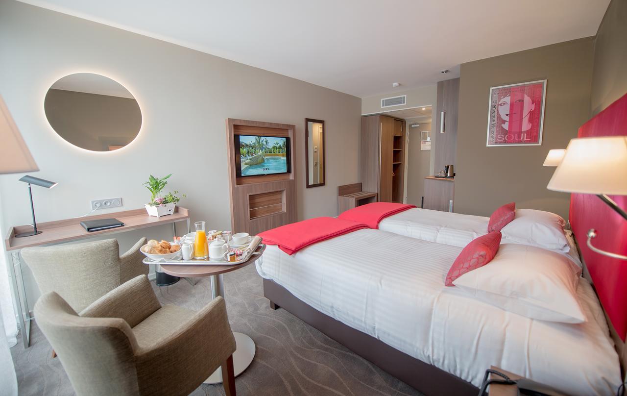 Hotel Lou Castelet Carros Dış mekan fotoğraf